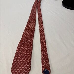 Vineyard Vines Red and White Patterned Tie